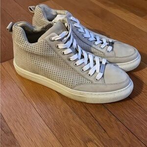 J Slides Women's gray High-Top Sneakers